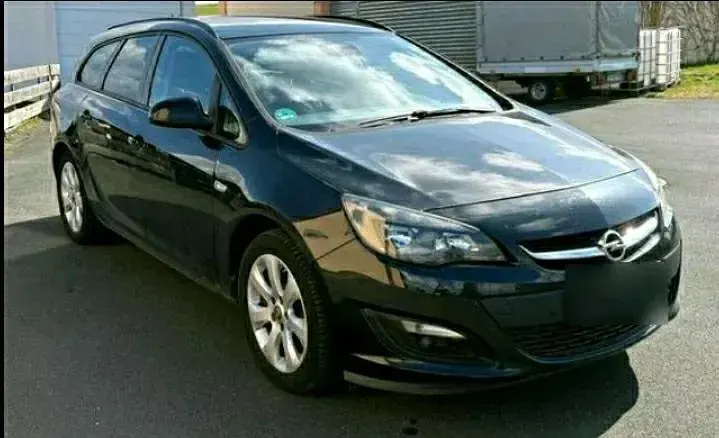 Gebraucht Opel Astra Sport 165 PS (121 kW) 2015 Schwarz Kombi