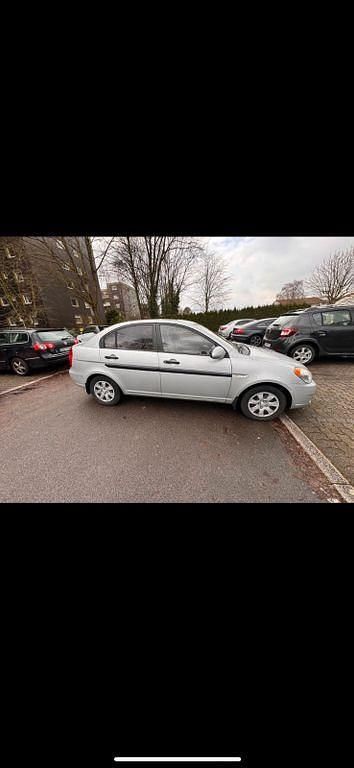 Gebraucht Hyundai Accent 97 PS (71 kW) 2009 Grau Limousine