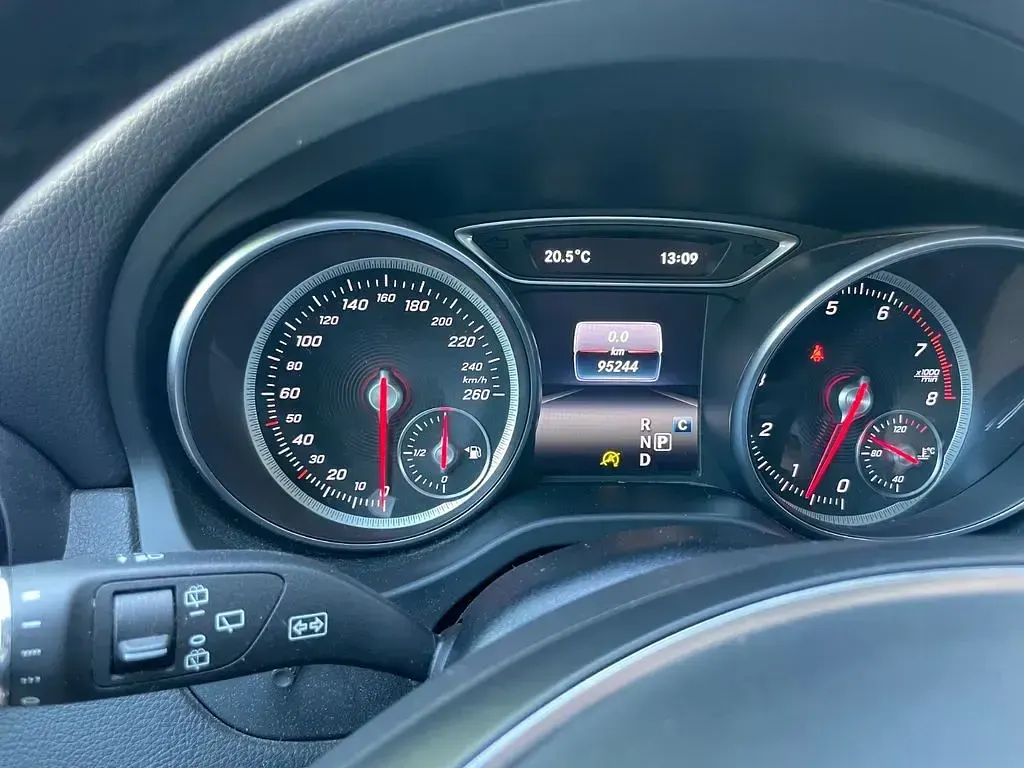 Gebraucht Mercedes GLA250 211 PS (155 kW) 2020 Weiß SUV