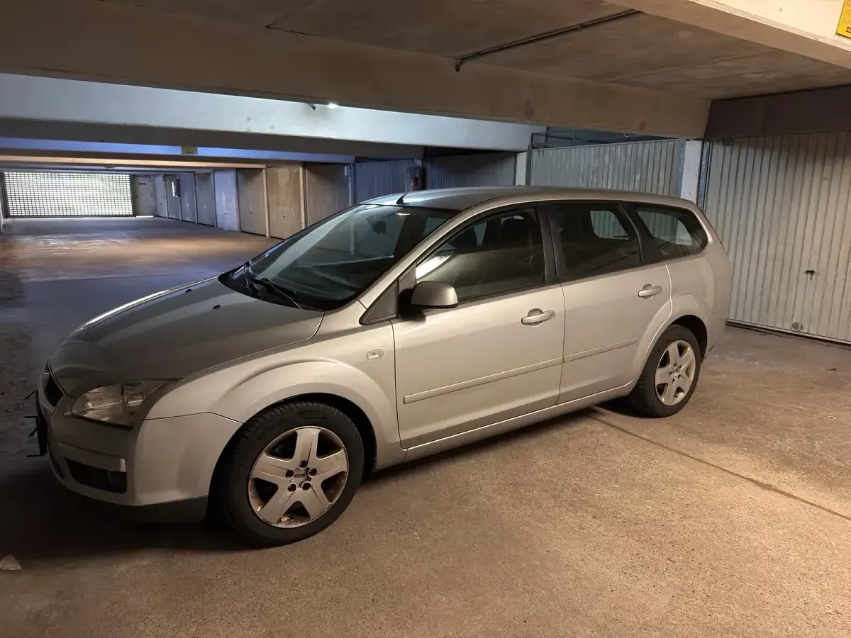Gebraucht Ford Focus 105 PS (77 kW) 2007 Silber Kombi