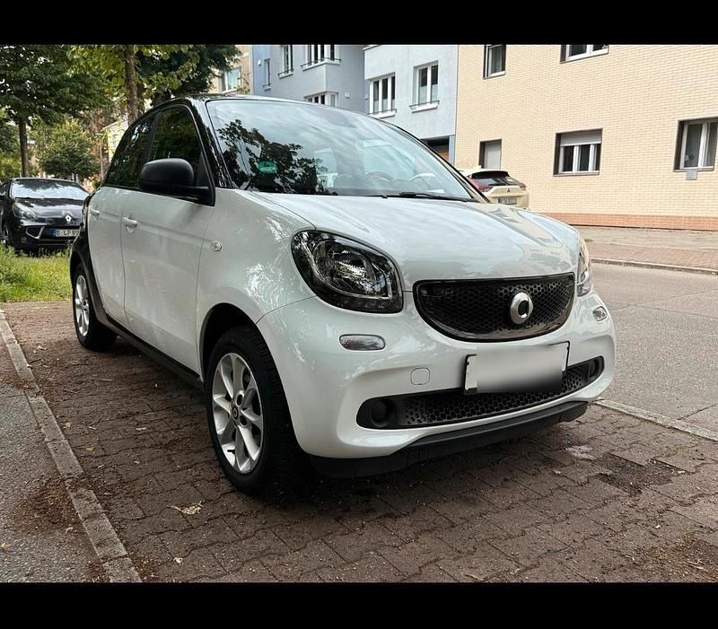 Weiß Gebraucht 2017 Smart ForFour Kleinwagen | 9.400 € (Guter Preis) - Bild 1/4