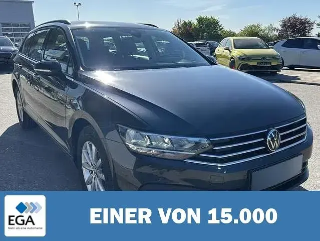 Gebraucht VW Passat 122 PS (89 kW) 2024 Grau metallic Kombi
