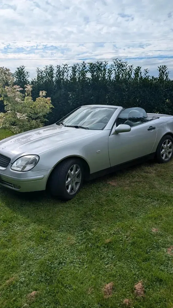 Gebraucht Mercedes SLK230 193 PS (141 kW) 1997 Silber Cabrio