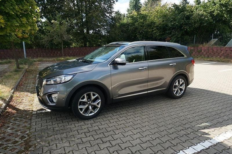 Grau Gebraucht 2015 Kia Sorento Platinum Edition SUV | 14.900 € (Superpreis) - Bild 1/4