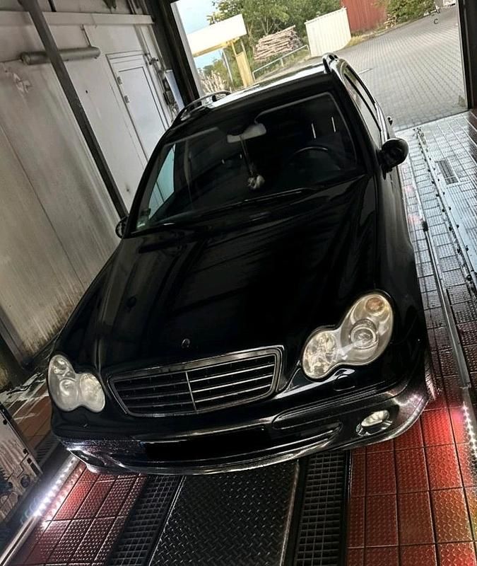 Schwarz Gebraucht 2007 Mercedes C230 Kombi | 4.850 € (Fairer Preis) - Bild 1/2