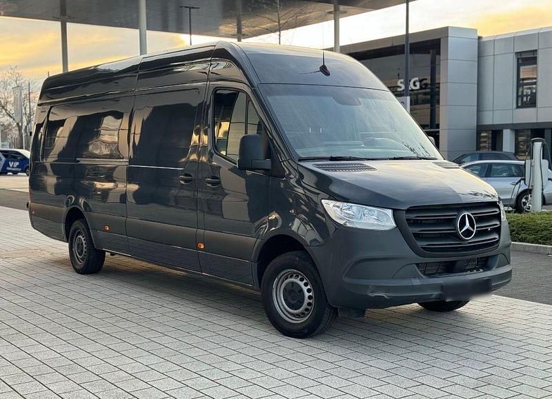 Gebraucht Mercedes Sprinter 170 PS (125 kW) 2023 Schwarz Van