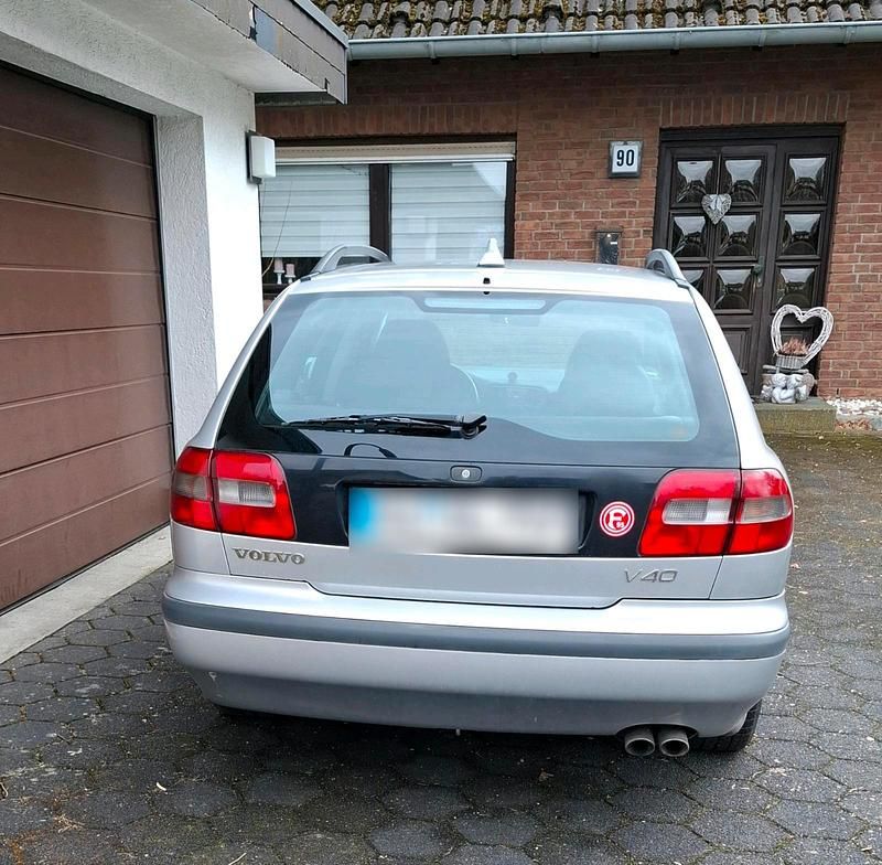 Gebraucht Volvo V40 140 PS (102 kW) 1999 Silber Kombi