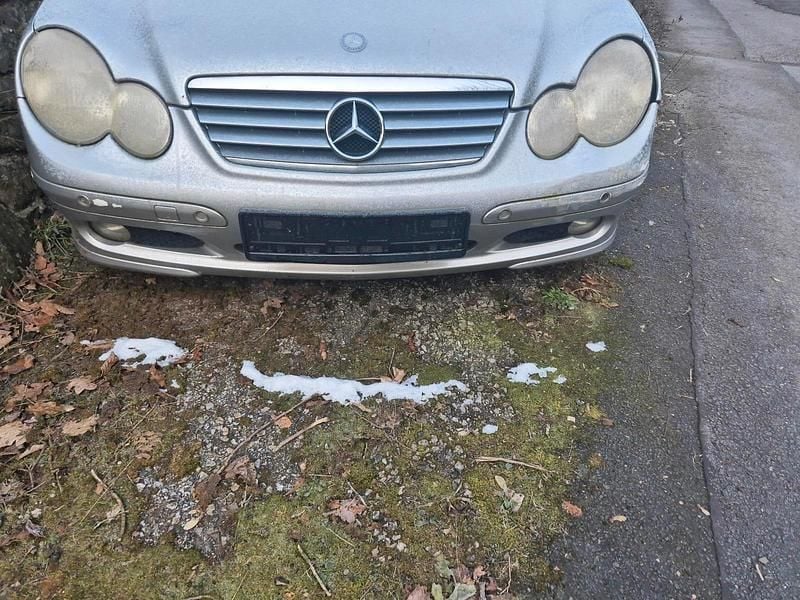 Silber Gebraucht 2001 Mercedes C200 Kombi | 1.800 € - Bild 1/4