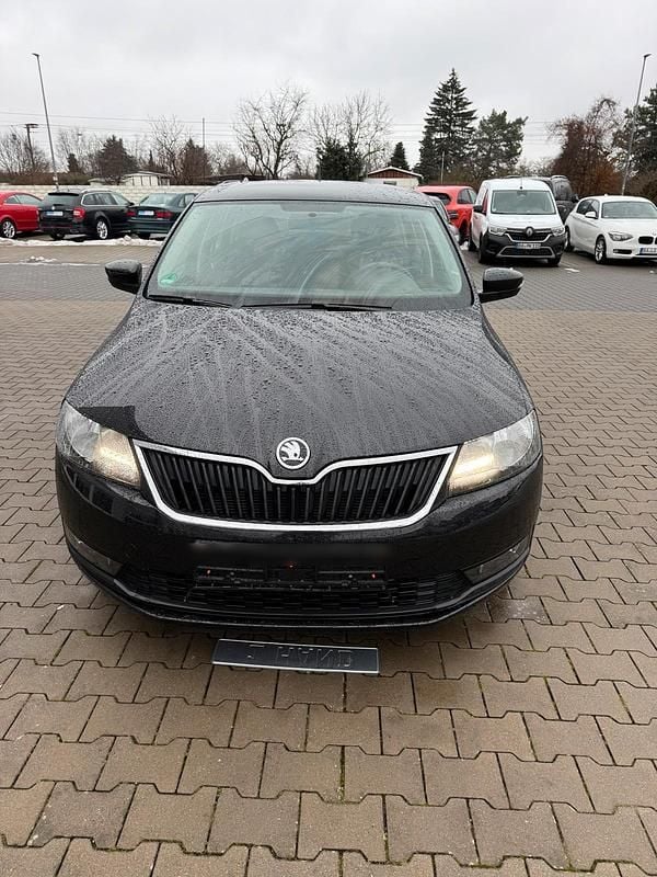 Schwarz Gebraucht 2018 Skoda Rapid Ambition Kombi | 8.800 € (Fairer Preis) - Bild 1/4