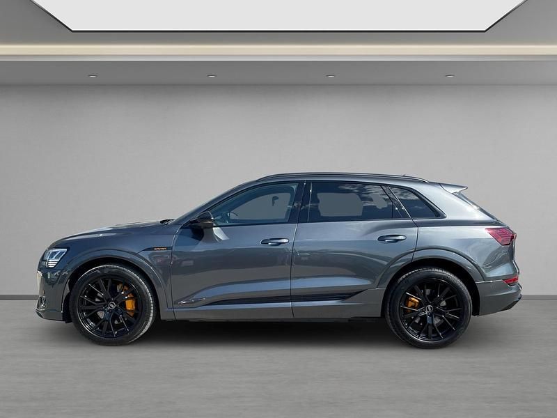 Gebraucht Audi e-tron S-Line 300 kW (408 PS) 2022 Grau SUV