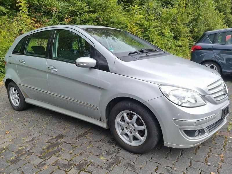 Silber Gebraucht 2006 Mercedes B170 Van / Kleinbus | 3.100 € (Superpreis) - Bild 1/4