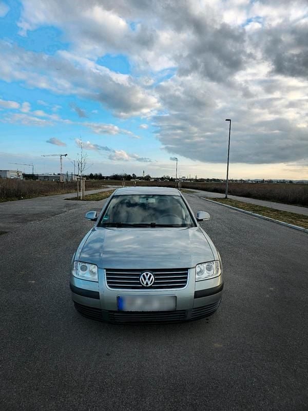 Gebraucht VW Passat 102 PS (75 kW) 2004 Grau Limousine