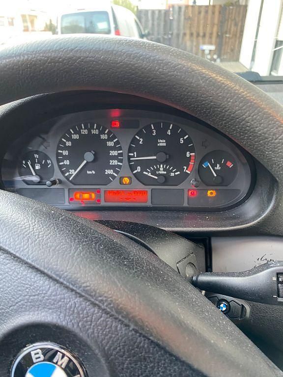 Gebraucht BMW 316 Basis 116 PS (85 kW) 2001 Blau Limousine