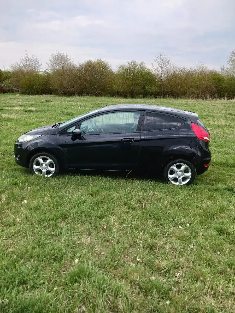 Usata Ford Fiesta 60 CV (44 kW) 2009 Nero Berlina