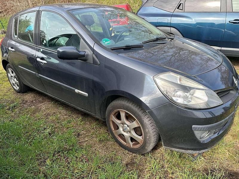 Gebraucht Renault Clio II Rip Curl 101 PS (74 kW) 2009 Limousine