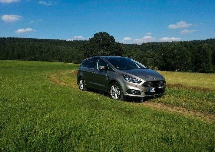 Gold Gebraucht 2016 Ford S-MAX Business Edition Van / Kleinbus | 18.499 € - Bild 1/4