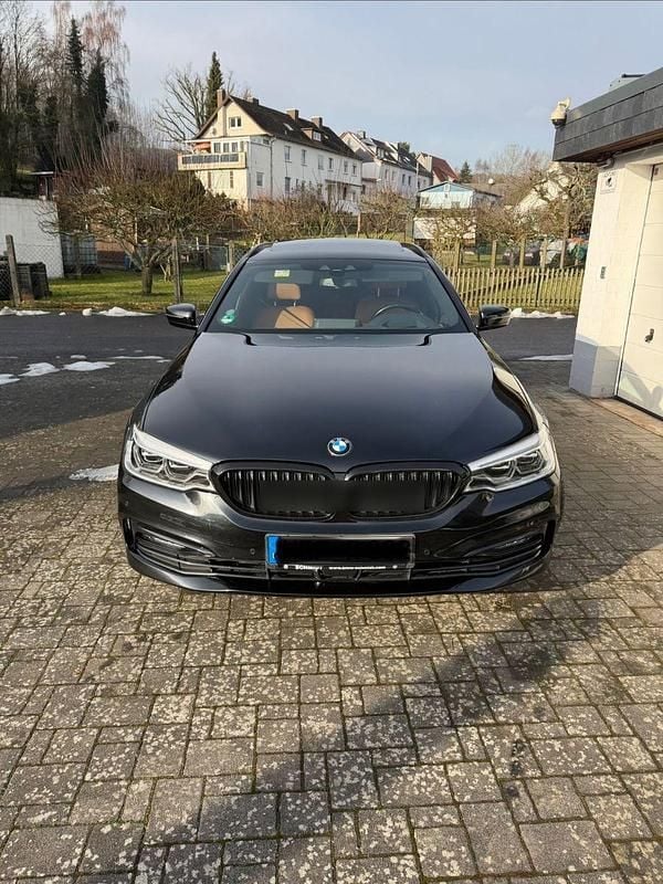 Gebraucht BMW 530 Sport Line 265 PS (194 kW) 2017 Schwarz Kombi