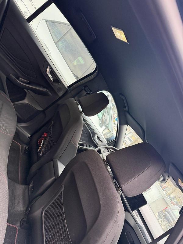 Gebraucht Ford Focus ST-Line X 155 PS (114 kW) 2024 Blau Limousine