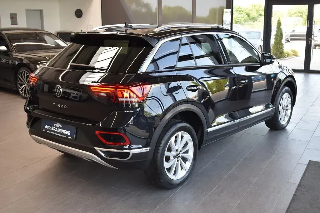 Second-hand VW T-Roc Style 150 CP (110 kW) 2023 Negru SUV