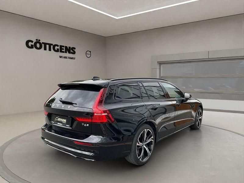 Neu Volvo V60 Plus 349 PS (256 kW) 2026 Schwarz Kombi