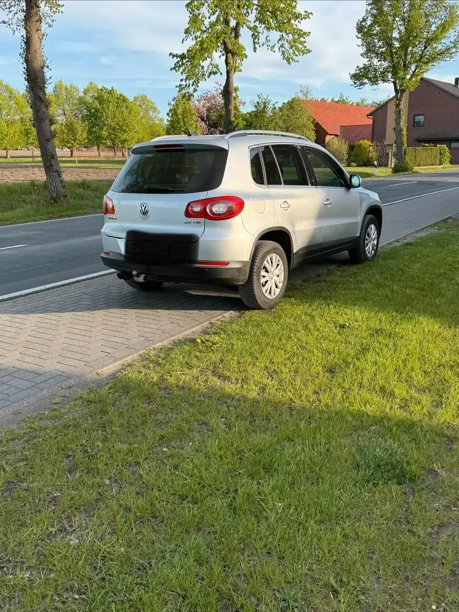 Gebraucht VW Tiguan 200 PS (147 kW) 2009 Silber SUV