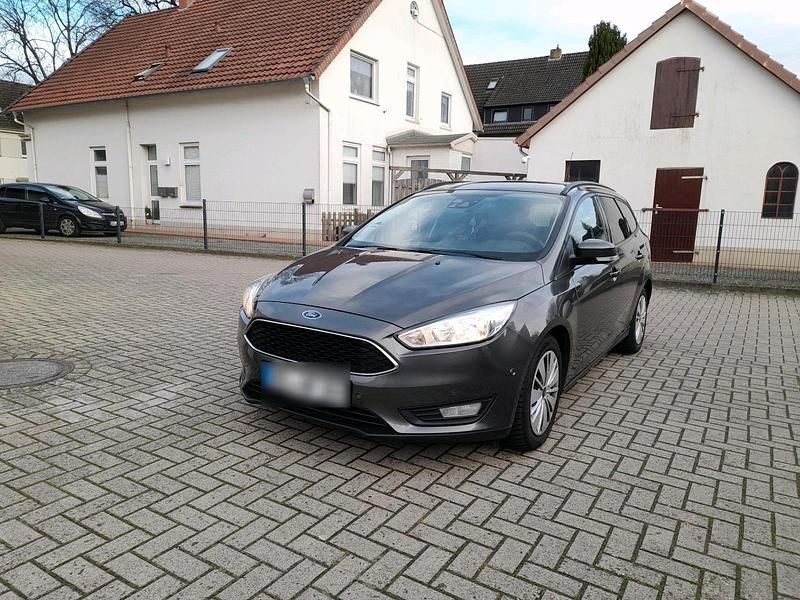 Usata Ford Focus 120 CV (88 kW) 2015 Grigio Station wagon