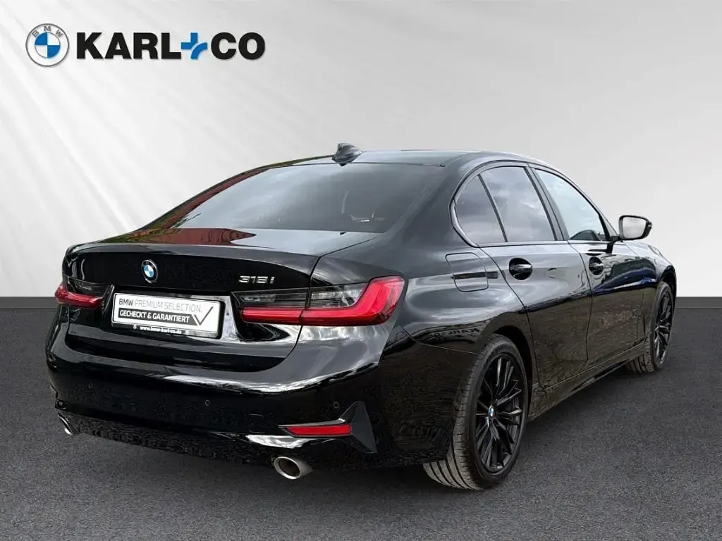 Gebraucht BMW 318 Advantage 156 PS (114 kW) 2021 Schwarz Limousine