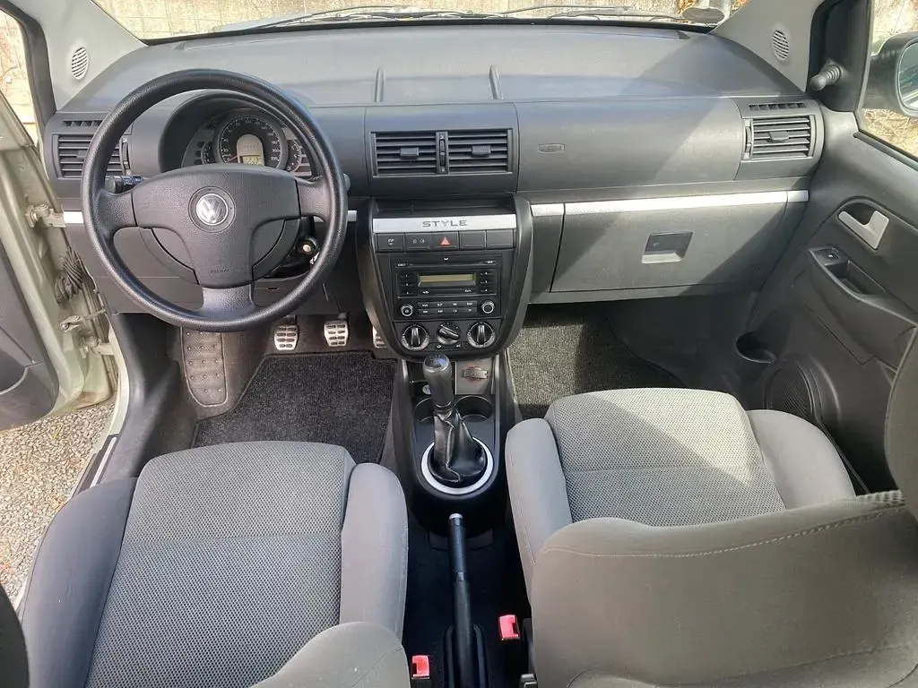 Gebraucht VW Fox Style 75 PS (55 kW) 2010 Gold Kleinwagen