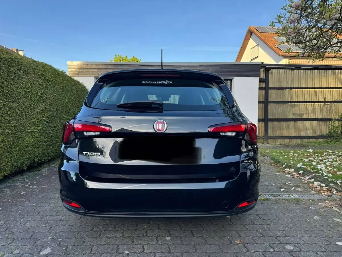 Usado Fiat Tipo 131 CV (96 kW) 2024 Negro Familiar