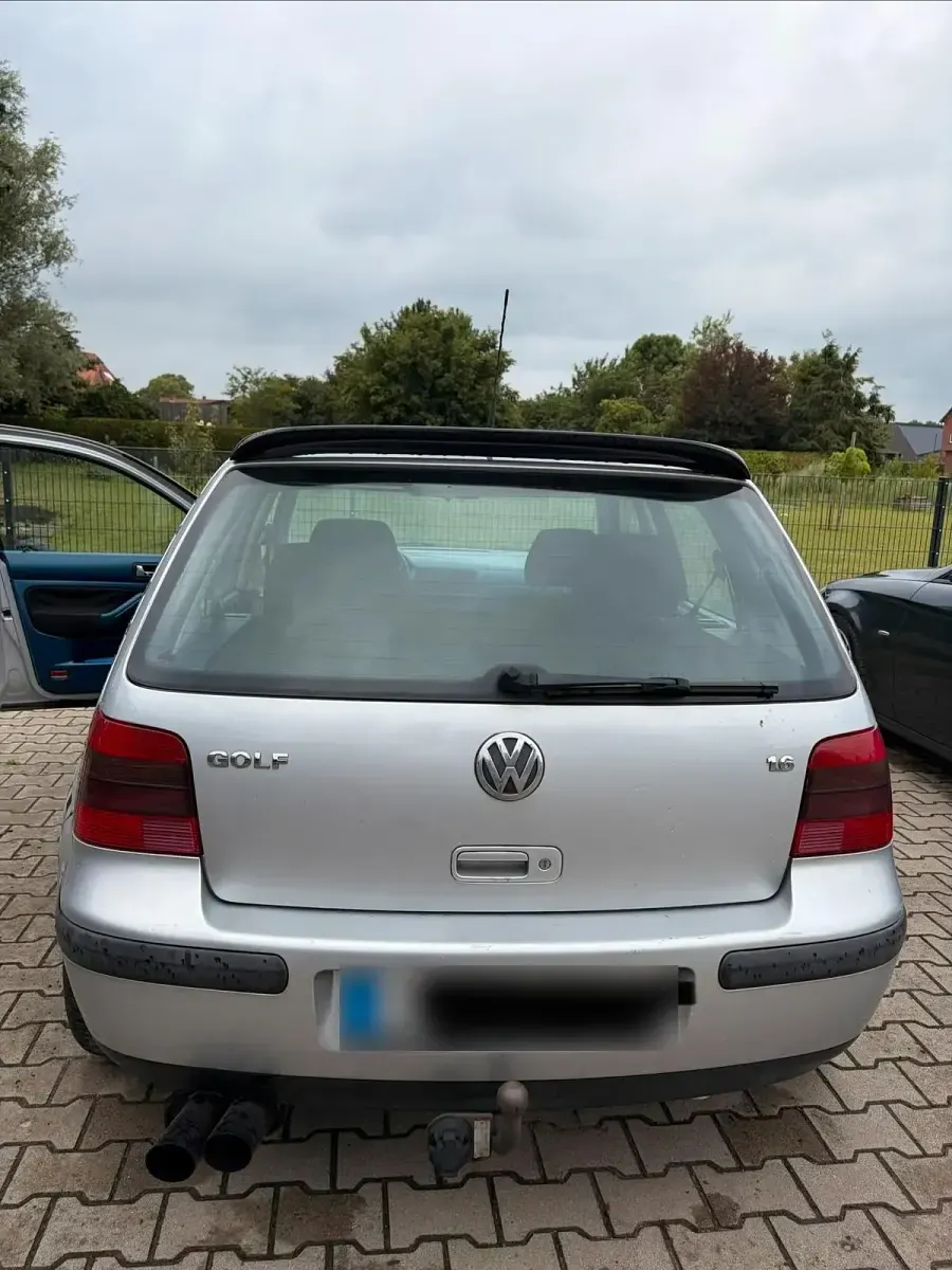 Gebraucht VW Golf IV 100 PS (73 kW) 2000 Silber Kleinwagen