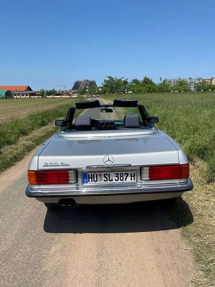 Gebraucht Mercedes SL300 188 PS (138 kW) 1987 Silber Cabrio