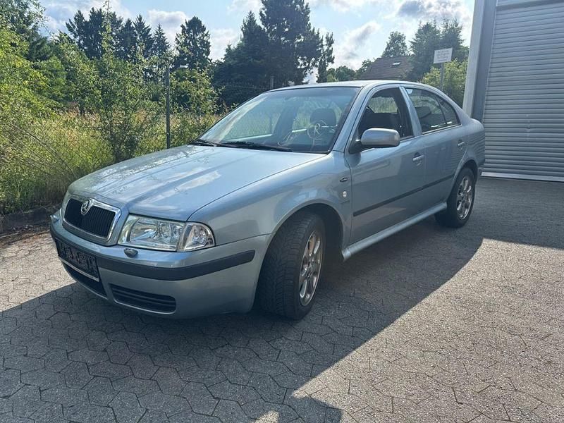 Grau Gebraucht 2003 Skoda Octavia LAURIN & KLEMENT Limousine | 1.000 € (Superpreis) - Bild 1/4
