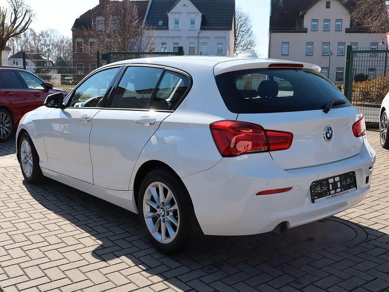 Gebraucht BMW 118 Advantage 136 PS (100 kW) 2016 Weiß Kleinwagen