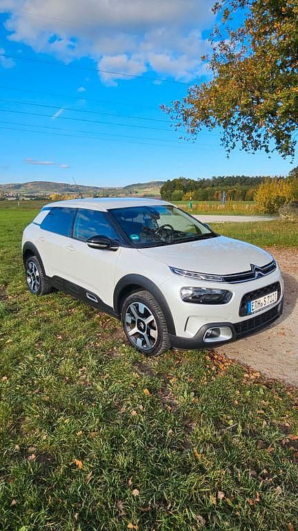Weiß Gebraucht 2018 Citroën C4 Cactus PureTech Kleinwagen | 9.900 € (Fairer Preis) - Bild 1/4