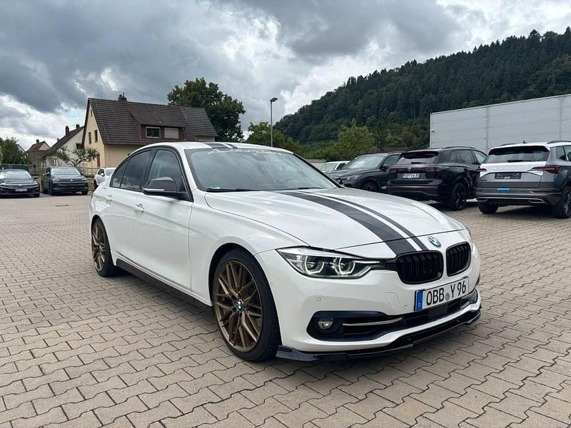 Weiß Gebraucht 2017 BMW 335 Sport Line Limousine | 19.500 € (Guter Preis) - Bild 1/4