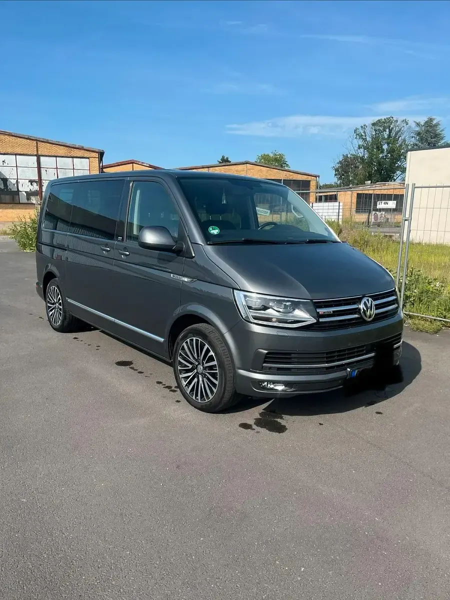 Gebraucht VW Multivan 199 PS (146 kW) 2019 Grau Van / Kleinbus