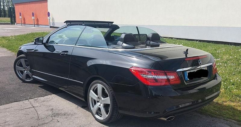 Gebraucht Mercedes E220 AMG 170 PS (125 kW) 2013 Schwarz Cabrio