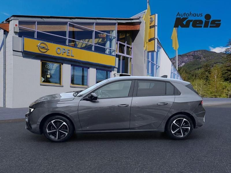 Gebraucht Opel Astra 131 PS (96 kW) 2024 Grau Limousine