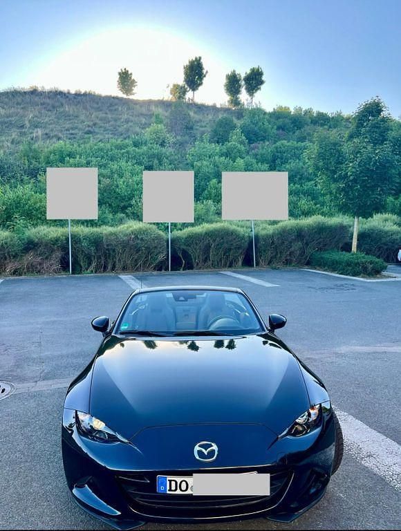 Schwarz Gebraucht 2019 Mazda MX5 Sports-Line Cabrio | 24.400 € (Etwas zu teuer) - Bild 1/4