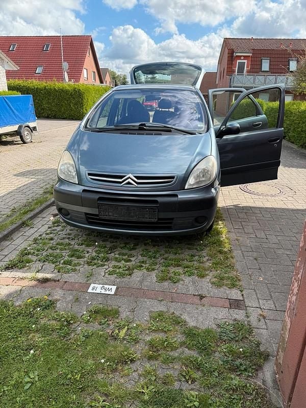 Grau Gebraucht 2004 Citroën Xsara Picasso Van / Kleinbus | 1.000 € - Bild 1/4