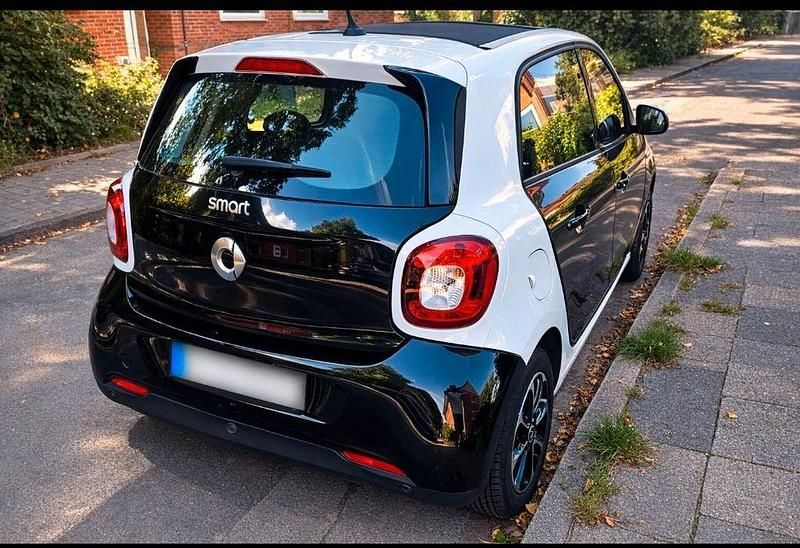 Gebraucht Smart ForFour Passion 71 PS (52 kW) 2015 Schwarz Kleinwagen