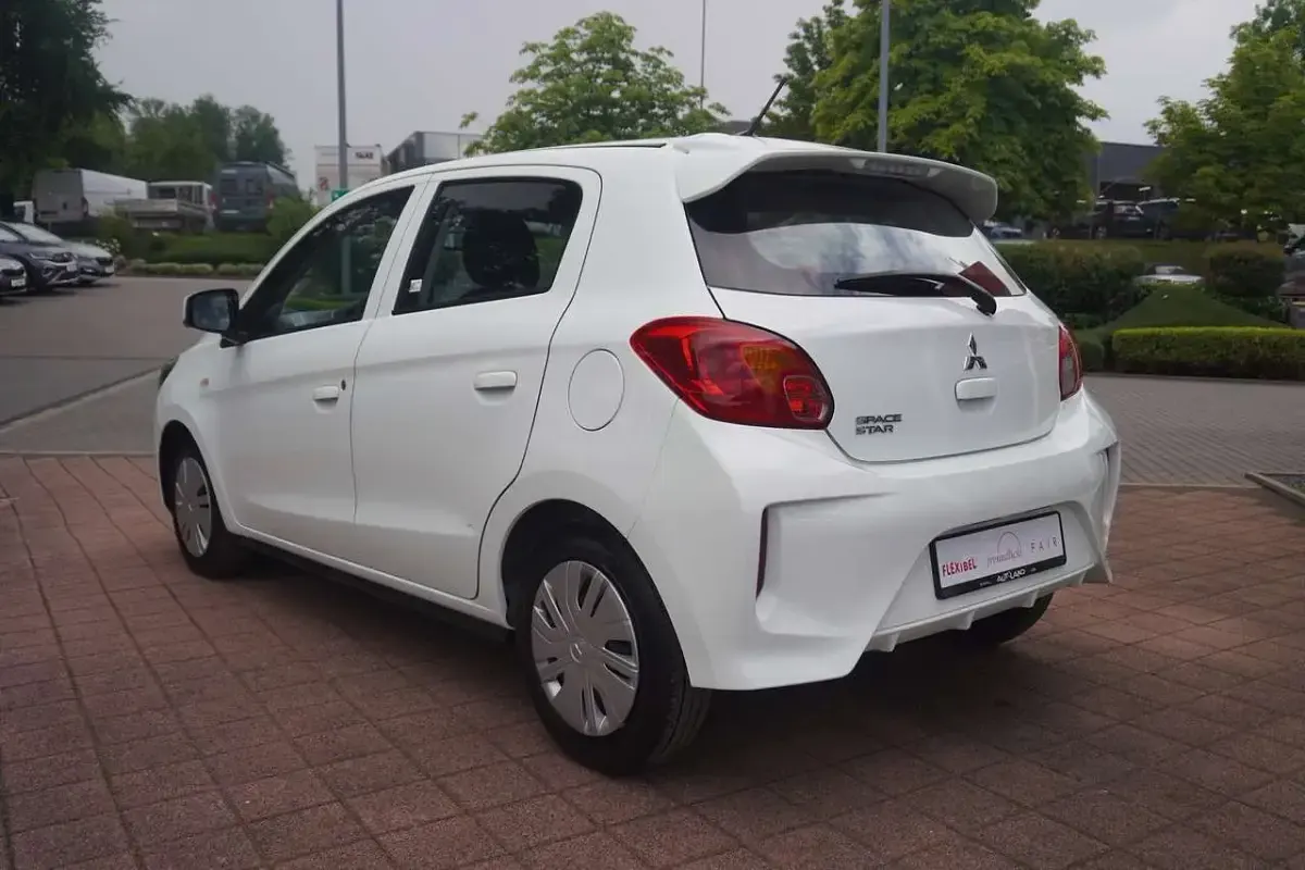 Gebraucht Mitsubishi Space Star Select 80 PS (58 kW) 2024 Weiß Kleinwagen