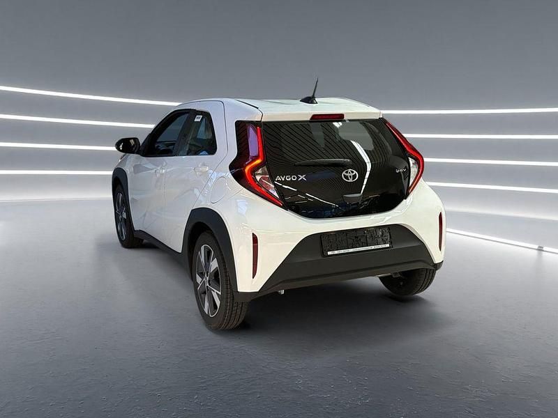 Neu Toyota Aygo X Active 117 PS (86 kW) 2026 Weiß SUV