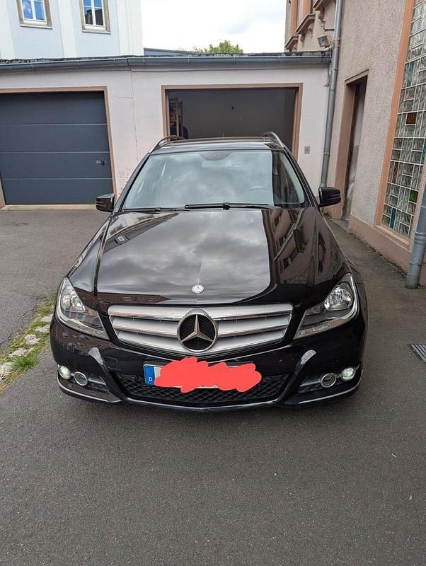 Schwarz Gebraucht 2012 Mercedes C200 Kombi | 11.900 € - Bild 1/4