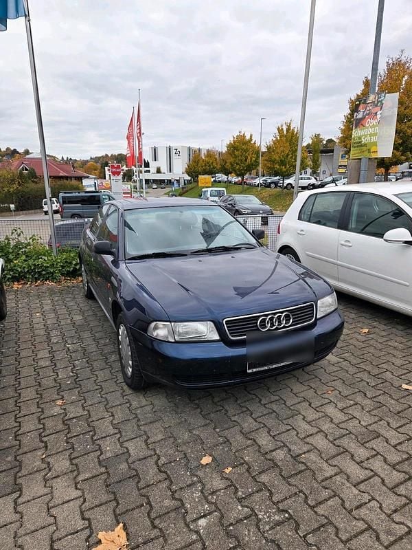 Blau Gebraucht 1995 Audi A4 Limousine | 1.100 € - Bild 1/3