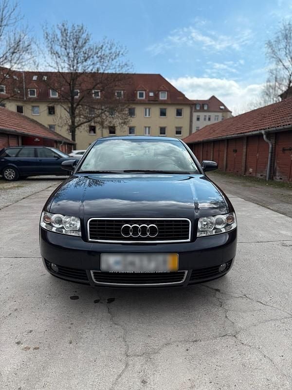 Gebraucht Audi A4 102 PS (75 kW) 2002 Blau Limousine