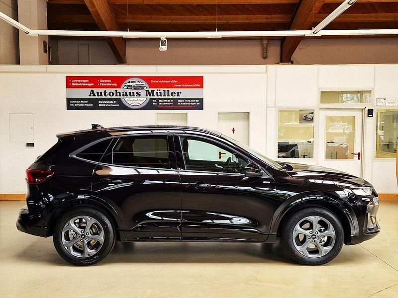 Neu Ford Kuga ST-Line 186 PS (136 kW) 2026 Obsidianschwarz metallic SUV