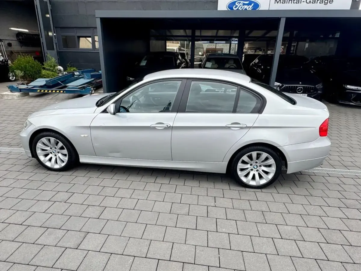 Gebraucht BMW 318 Advantage 129 PS (94 kW) 2006 Silber Limousine