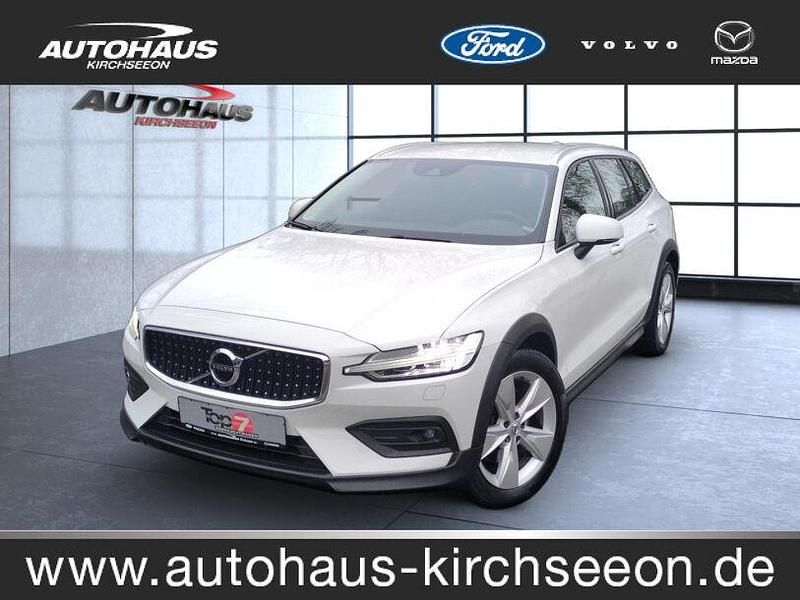 Gebraucht Volvo V60 CC 197 PS (144 kW) 2021 Ice white Kombi
