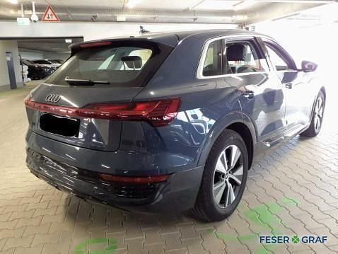 Gebraucht Audi Q8 e-tron Advanced Plus 250 kW (340 PS) 2023 Plasmablau metallic SUV